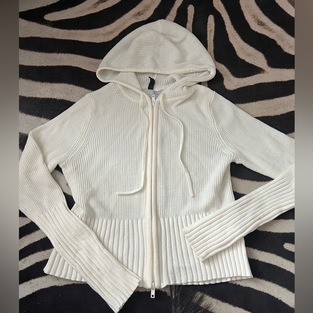 BRAND NEW - Knit white sweater